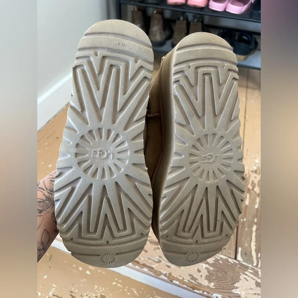UGG Ultra Mini Platform Booties - Picture 6 of 7